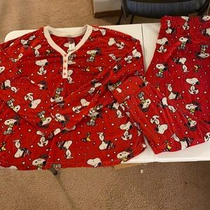 Snoopy soft pajamas